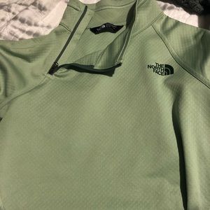 North face thin pull over